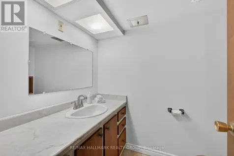 53 Farlane Boulevard Ottawa ON K2E 5H3