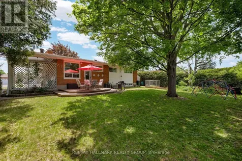 53 Farlane Boulevard Ottawa ON K2E 5H3