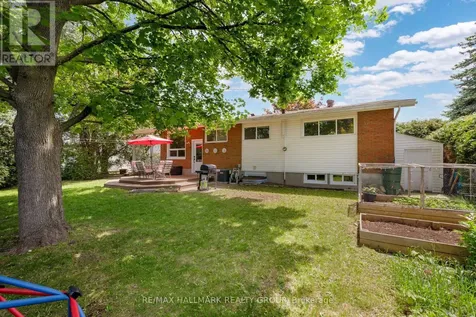 53 Farlane Boulevard Ottawa ON K2E 5H3