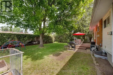 53 Farlane Boulevard Ottawa ON K2E 5H3