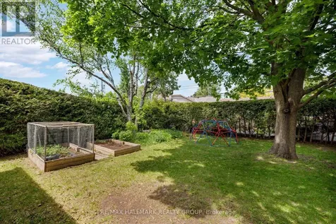 53 Farlane Boulevard Ottawa ON K2E 5H3
