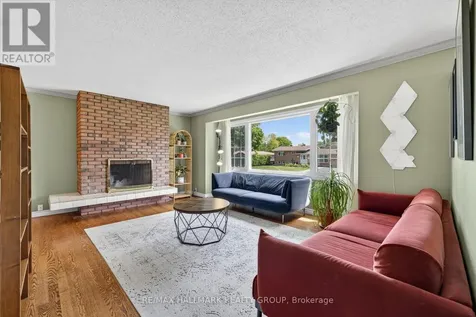 53 Farlane Boulevard Ottawa ON K2E 5H3