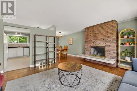 53 Farlane Boulevard Ottawa ON K2E 5H3
