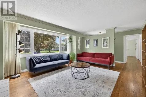 53 Farlane Boulevard Ottawa ON K2E 5H3