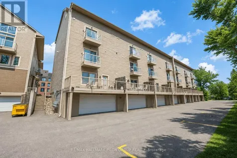 44 Meach Private Ottawa ON K2S 0T8