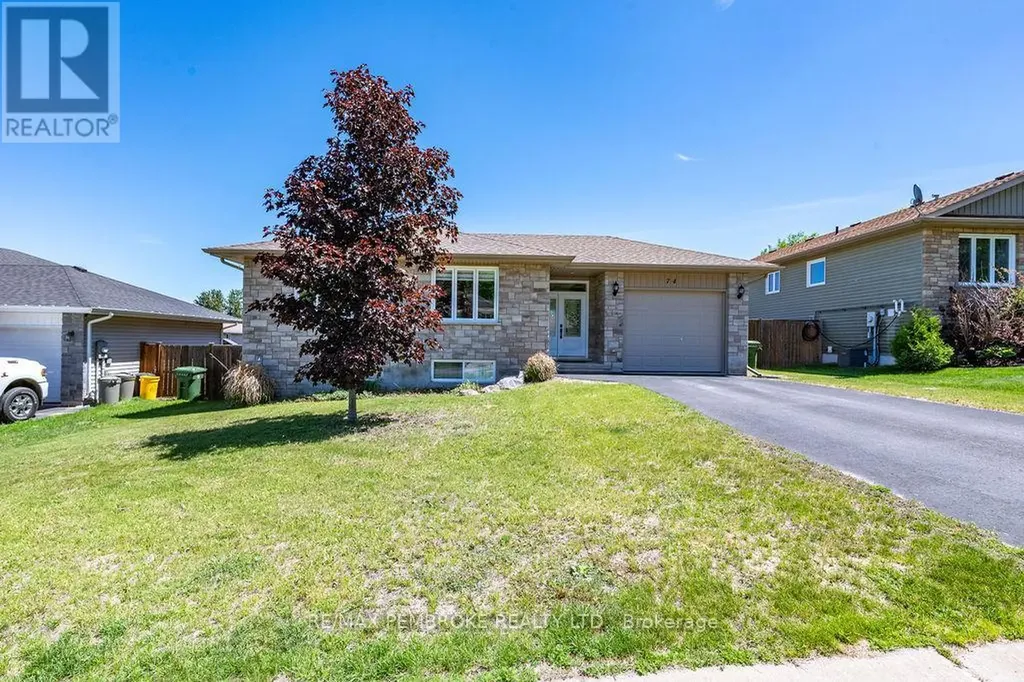 74 Oak Avenue Petawawa ON K8H 0B5