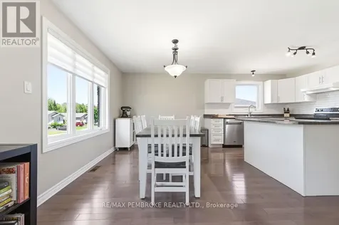 74 Oak Avenue Petawawa ON K8H 0B5