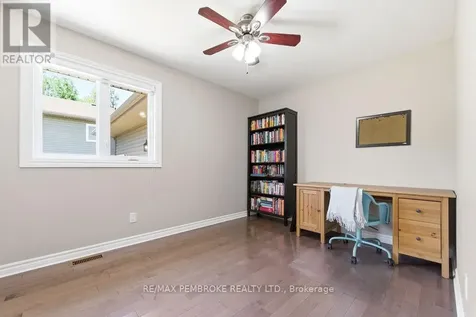 74 Oak Avenue Petawawa ON K8H 0B5