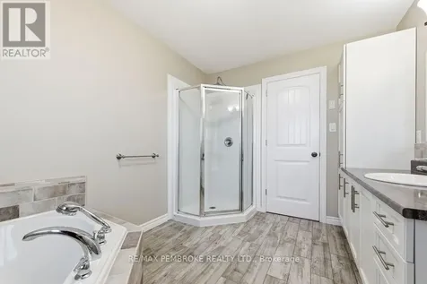 74 Oak Avenue Petawawa ON K8H 0B5