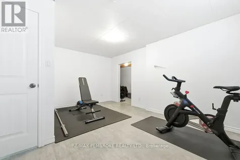 74 Oak Avenue Petawawa ON K8H 0B5