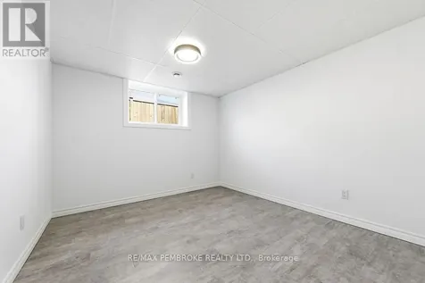 74 Oak Avenue Petawawa ON K8H 0B5