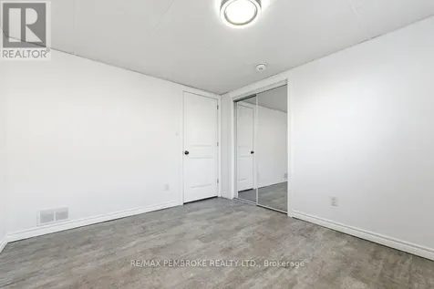 74 Oak Avenue Petawawa ON K8H 0B5