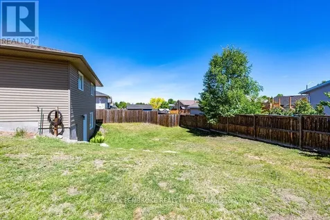 74 Oak Avenue Petawawa ON K8H 0B5