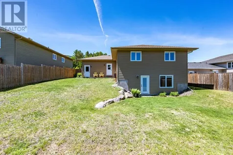 74 Oak Avenue Petawawa ON K8H 0B5