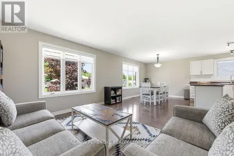 74 Oak Avenue Petawawa ON K8H 0B5