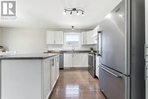 74 Oak Avenue Petawawa ON K8H 0B5
