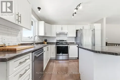 74 Oak Avenue Petawawa ON K8H 0B5