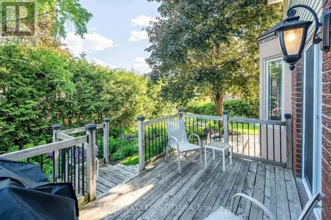 30 Huntings End Avenue Ottawa ON K2M 1R3