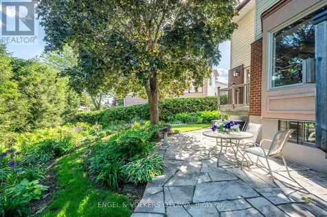 30 Huntings End Avenue Ottawa ON K2M 1R3