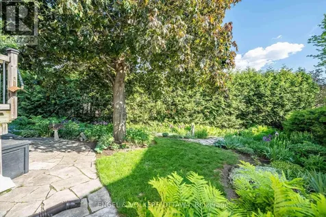 30 Huntings End Avenue Ottawa ON K2M 1R3