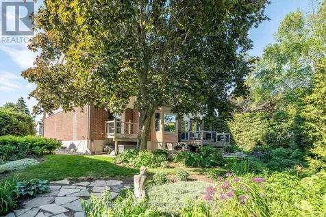 30 Huntings End Avenue Ottawa ON K2M 1R3