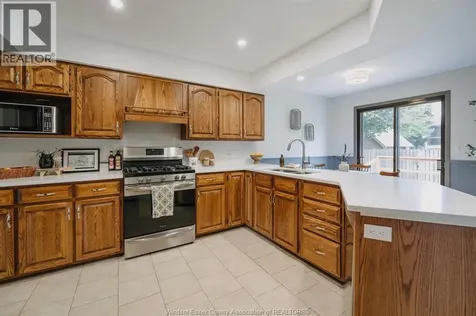 286 Cherrywood Kingsville ON N9Y 3R4