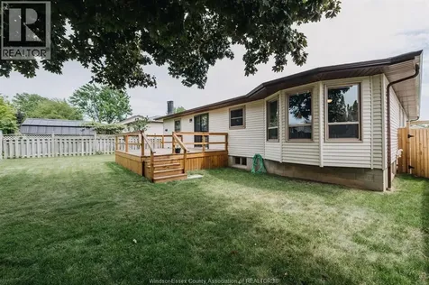 286 Cherrywood Kingsville ON N9Y 3R4
