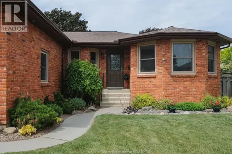 286 Cherrywood Kingsville ON N9Y 3R4