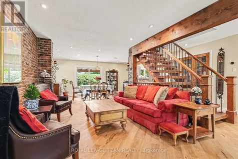70 Condor Drive Ottawa ON K1V 9C2