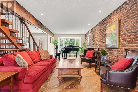 70 Condor Drive Ottawa ON K1V 9C2