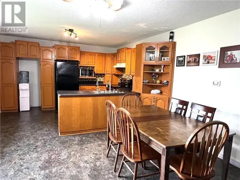 44 King W St. Charles ON P0M 2W0