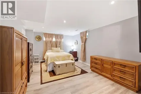 183 Daniels Street Ancaster ON L9G 4Y6
