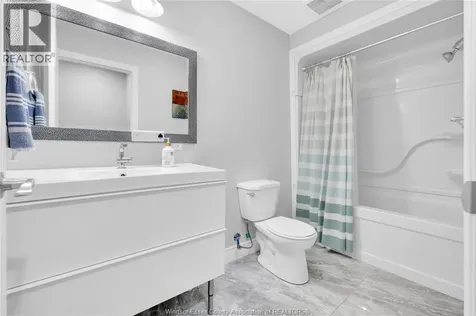 4561 Fontana Avenue Windsor ON N9G 3C8