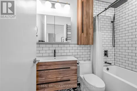 209 Fort York Boulevard Toronto (waterfront Communities) ON M5V 4A1