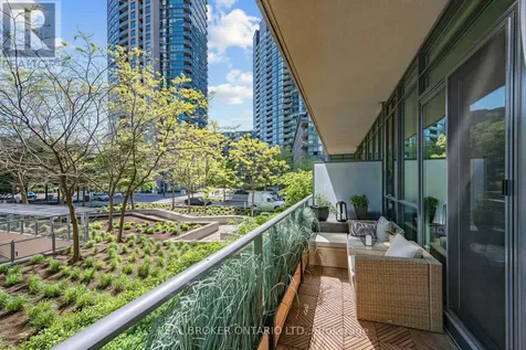 209 Fort York Boulevard Toronto (waterfront Communities) ON M5V 4A1