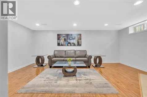 3009 Suffolk Street Windsor ON N8R 1P1