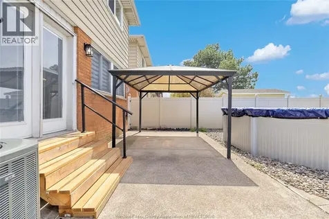 3009 Suffolk Street Windsor ON N8R 1P1