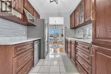 3009 Suffolk Street Windsor ON N8R 1P1