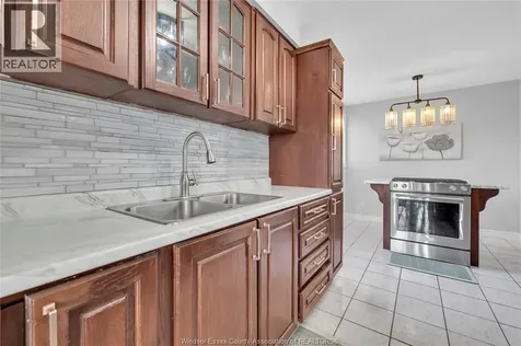 3009 Suffolk Street Windsor ON N8R 1P1