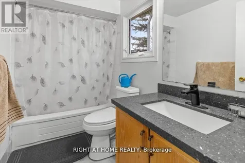 275 Tagge Crescent Kitchener ON N2K 3R7