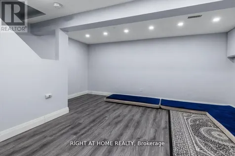 275 Tagge Crescent Kitchener ON N2K 3R7