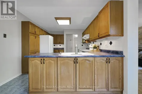 126 Dossetter Way Ottawa ON K1G 4S5