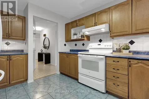 126 Dossetter Way Ottawa ON K1G 4S5