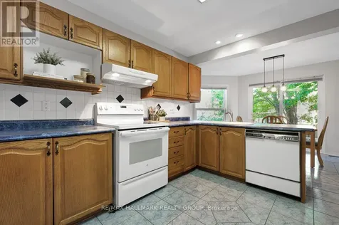 126 Dossetter Way Ottawa ON K1G 4S5