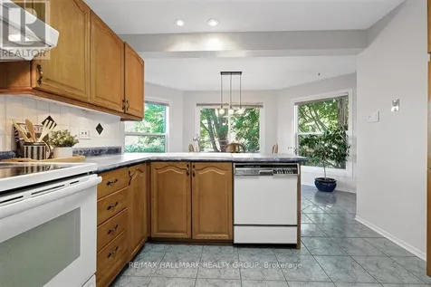 126 Dossetter Way Ottawa ON K1G 4S5