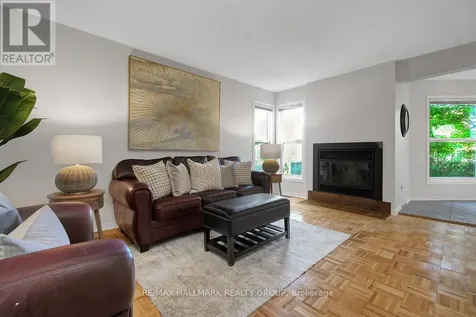 126 Dossetter Way Ottawa ON K1G 4S5