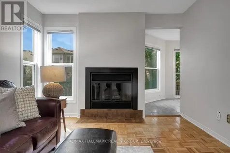 126 Dossetter Way Ottawa ON K1G 4S5