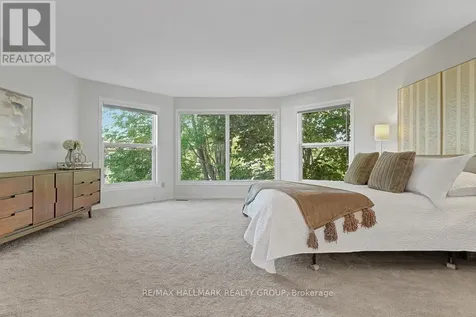 126 Dossetter Way Ottawa ON K1G 4S5