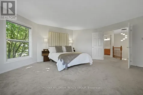 126 Dossetter Way Ottawa ON K1G 4S5