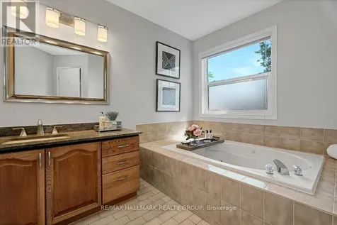 126 Dossetter Way Ottawa ON K1G 4S5